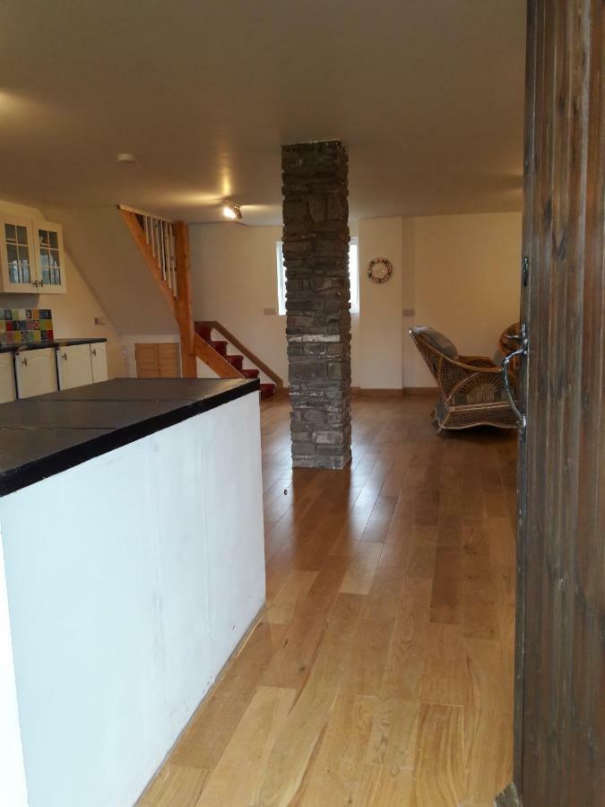 The Barn Annexe, Cefn-Yr-Allt Crickadarn Zewnętrze zdjęcie
